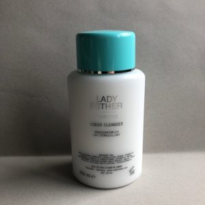 Sensitive liquid cleanser